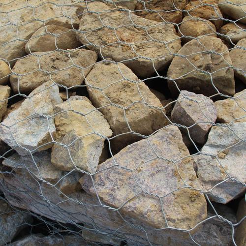石笼墙建造与河道治理网的设计实践