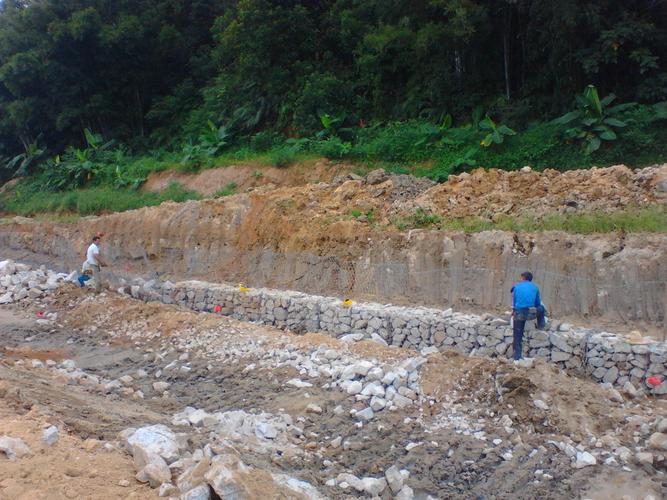 公路铁路沿线防护石笼网的规划