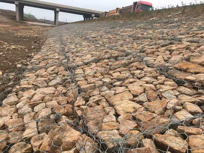 可定制异形石笼网:满足特定工程的需要